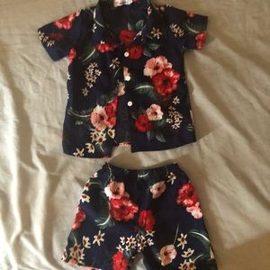 Two piece floral short set